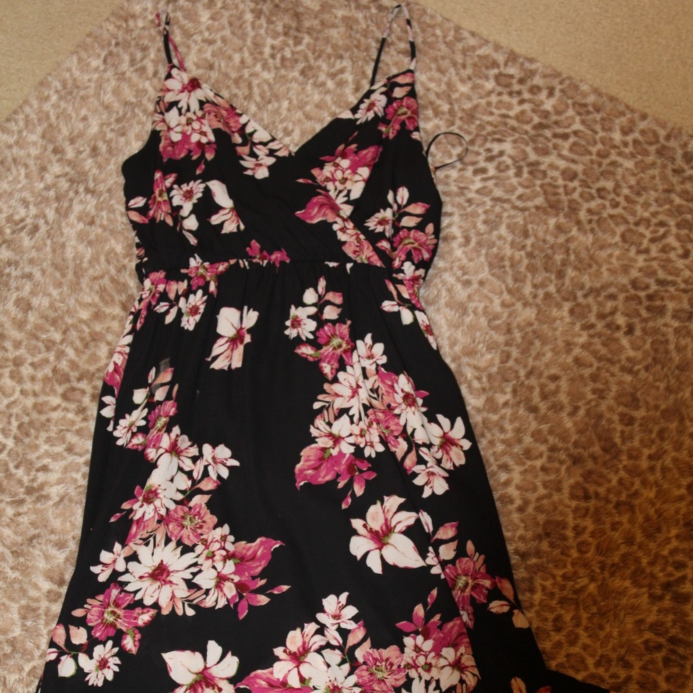 FLORAL MAXI DRESS!
